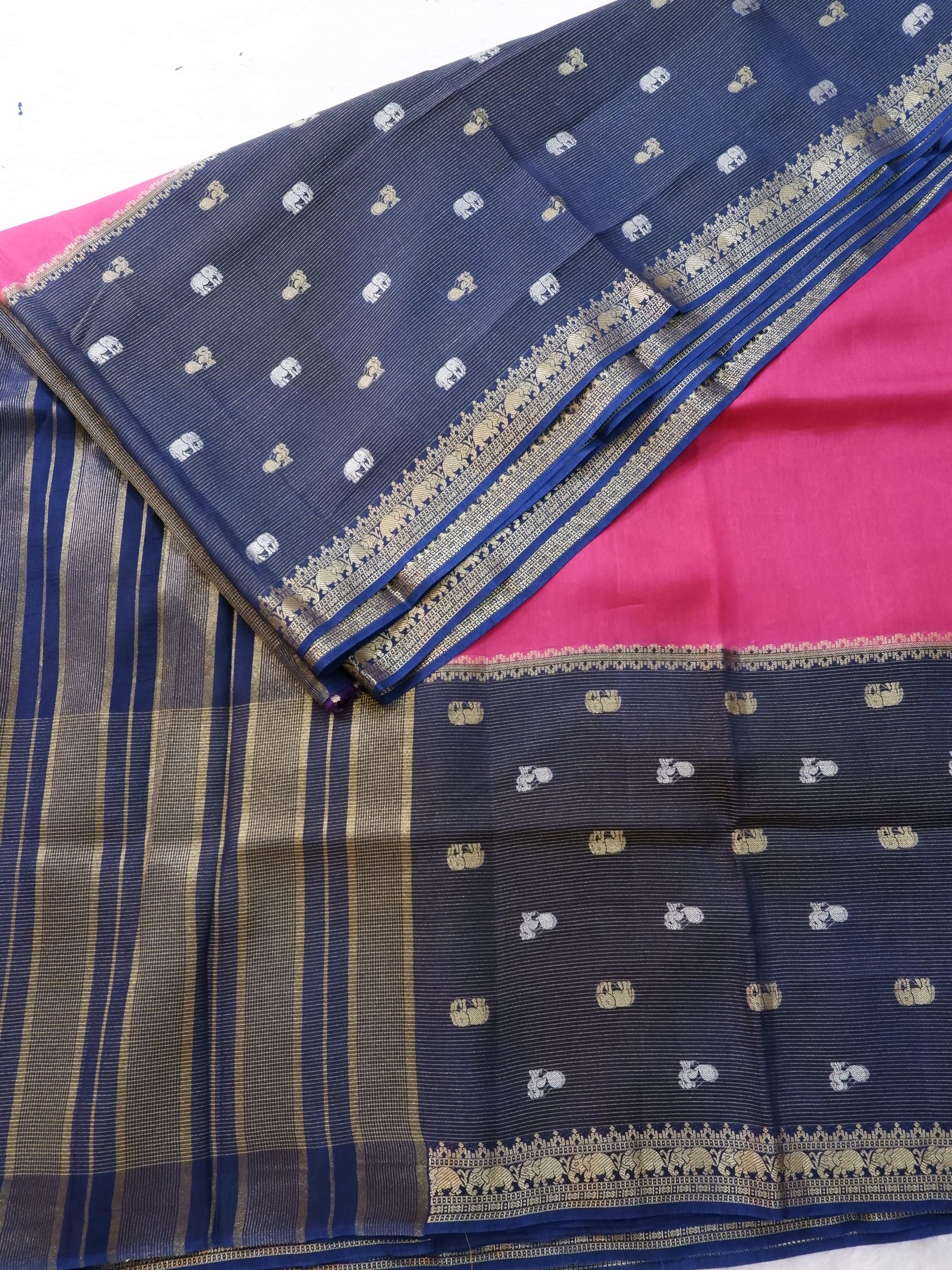 Tissue Saree with Elephant Zari Border online