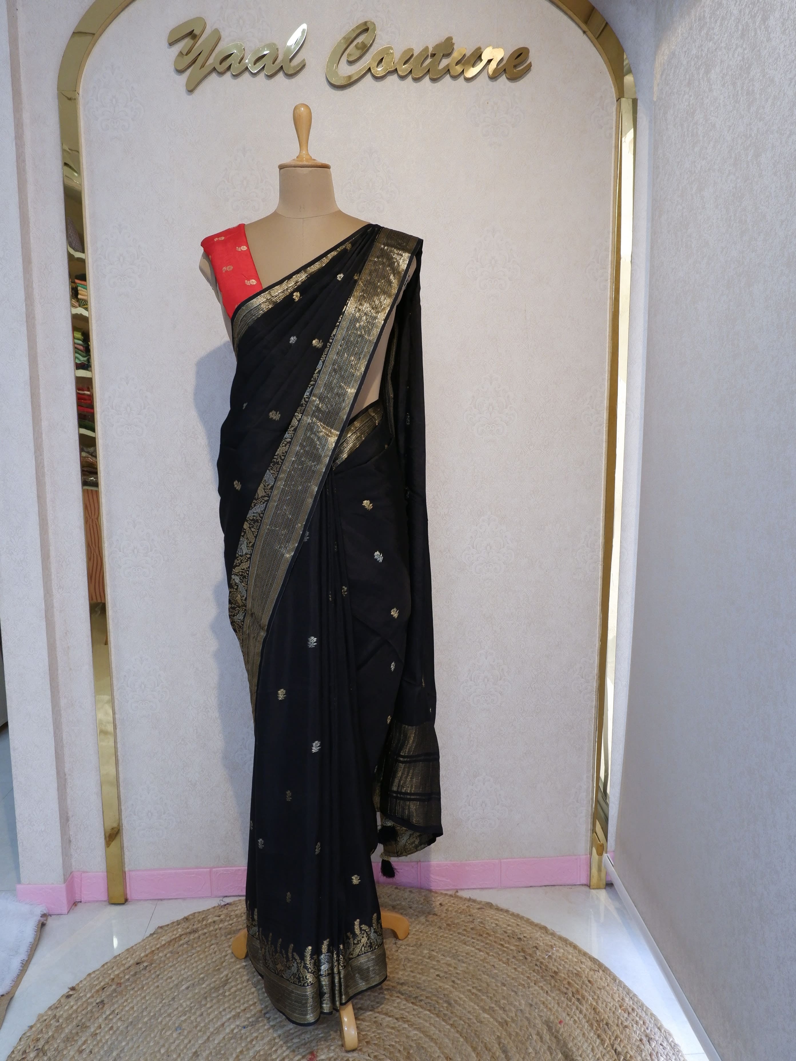Elegant Handwoven Festive and Party Wear Saree Online