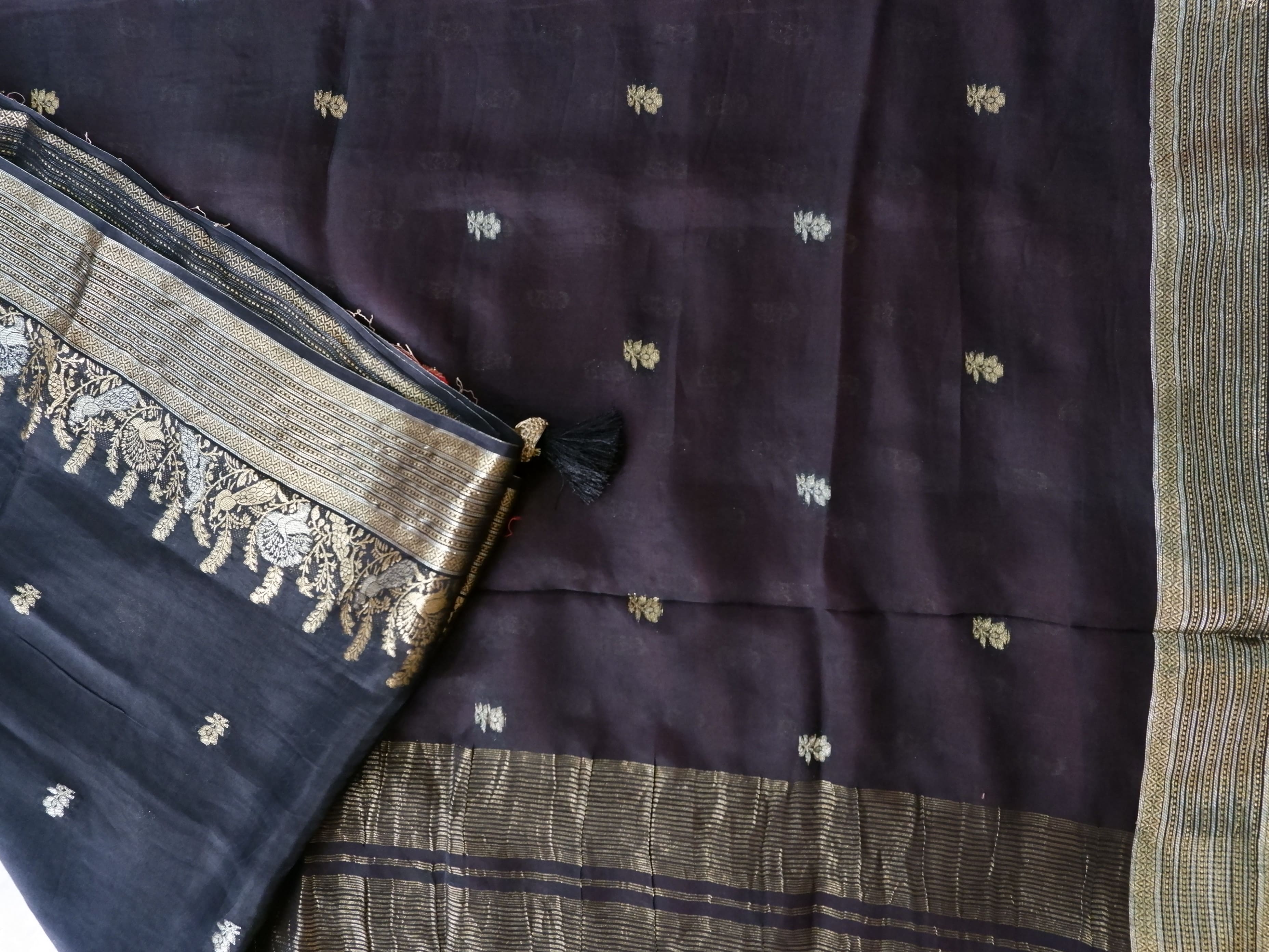 Elegant Handwoven Festive and Party Wear Saree Online