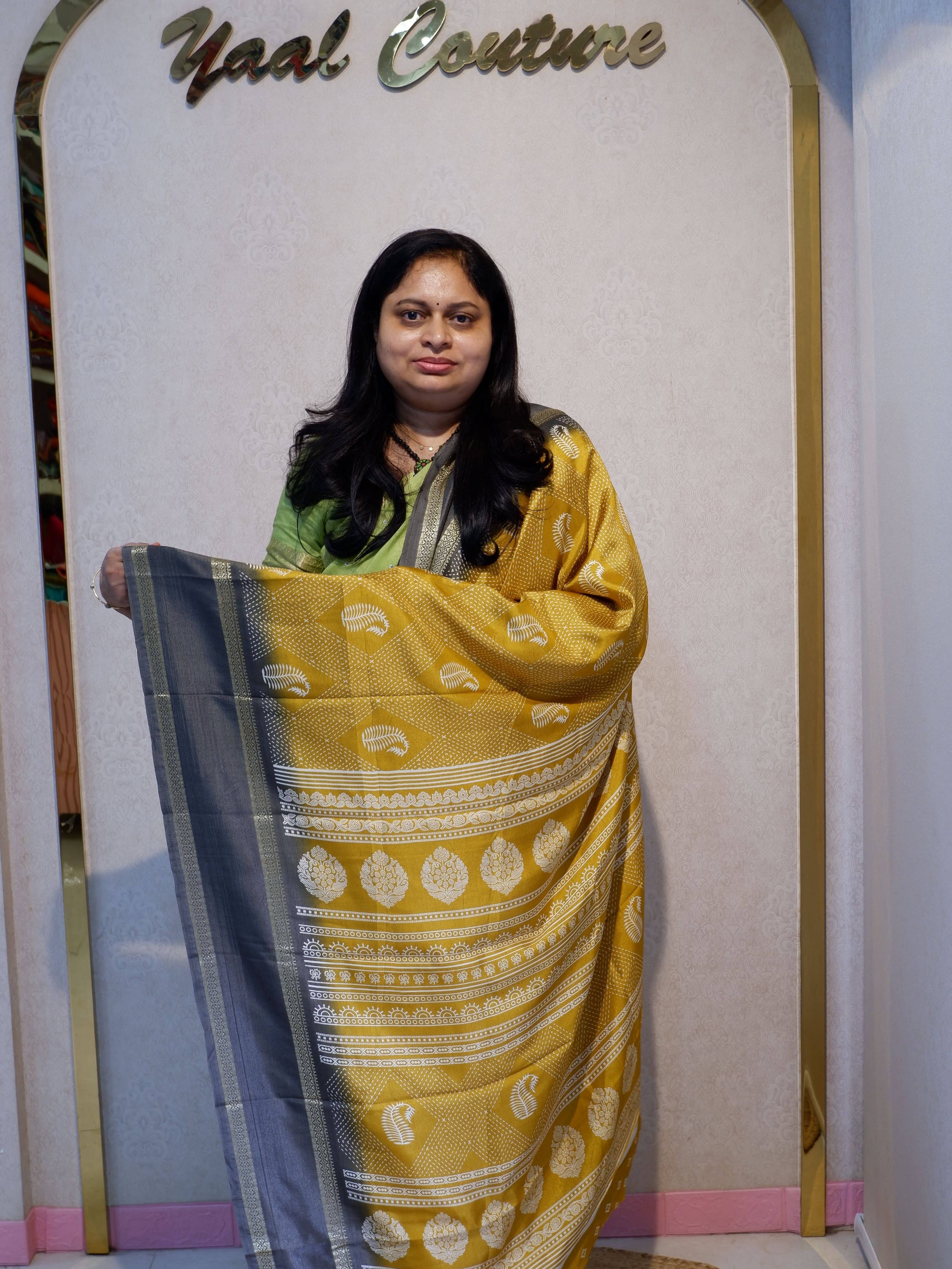 Stylish Crepe Saree with Traditional Kantha Print