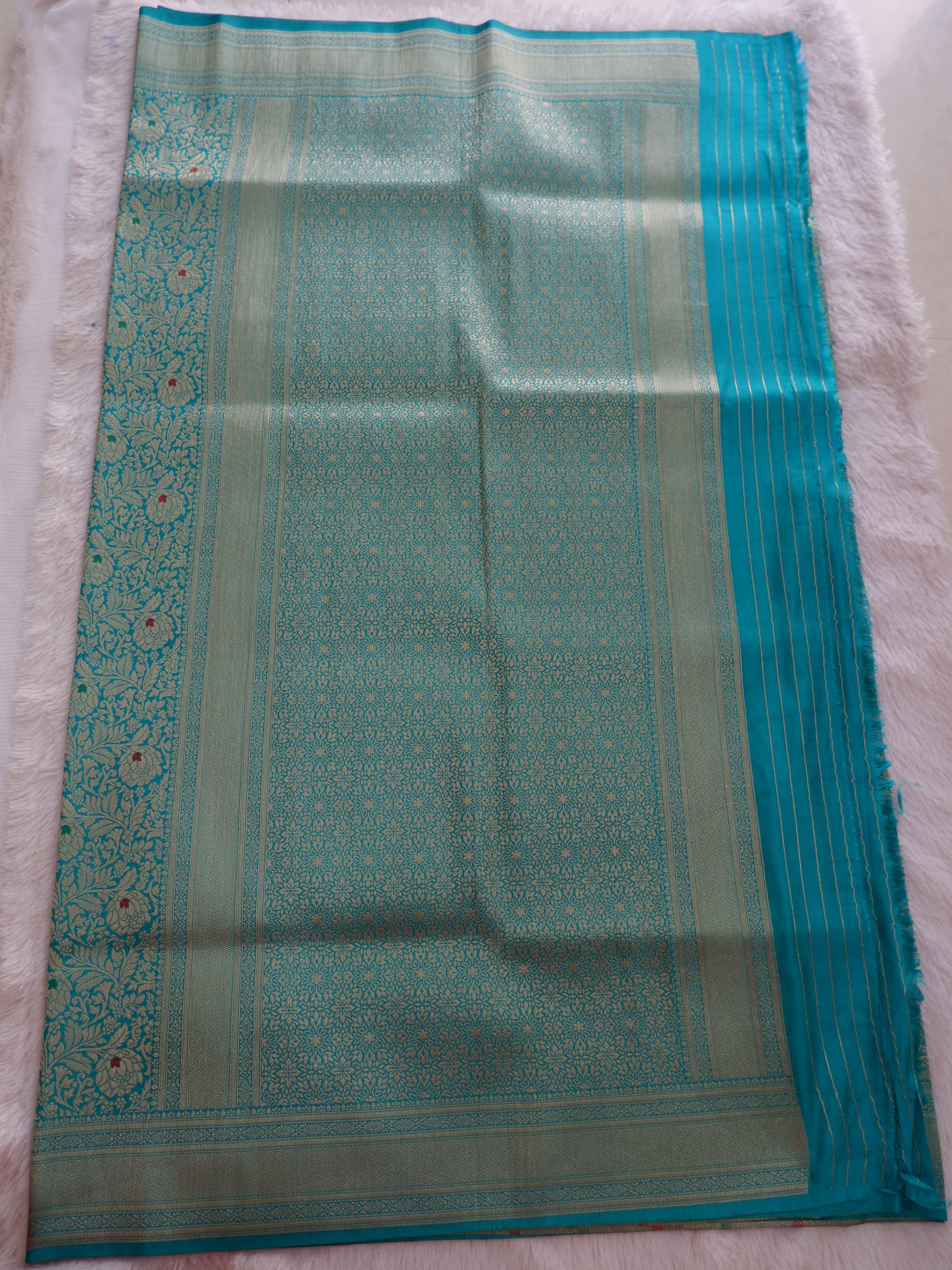 Elegant Green Banarasi Saree with Traditional Meenakari Work for Women