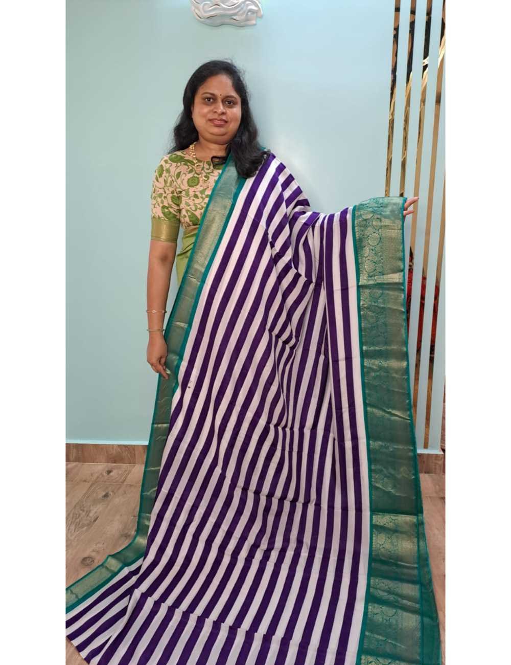 Dola Silk Saree With Green Border