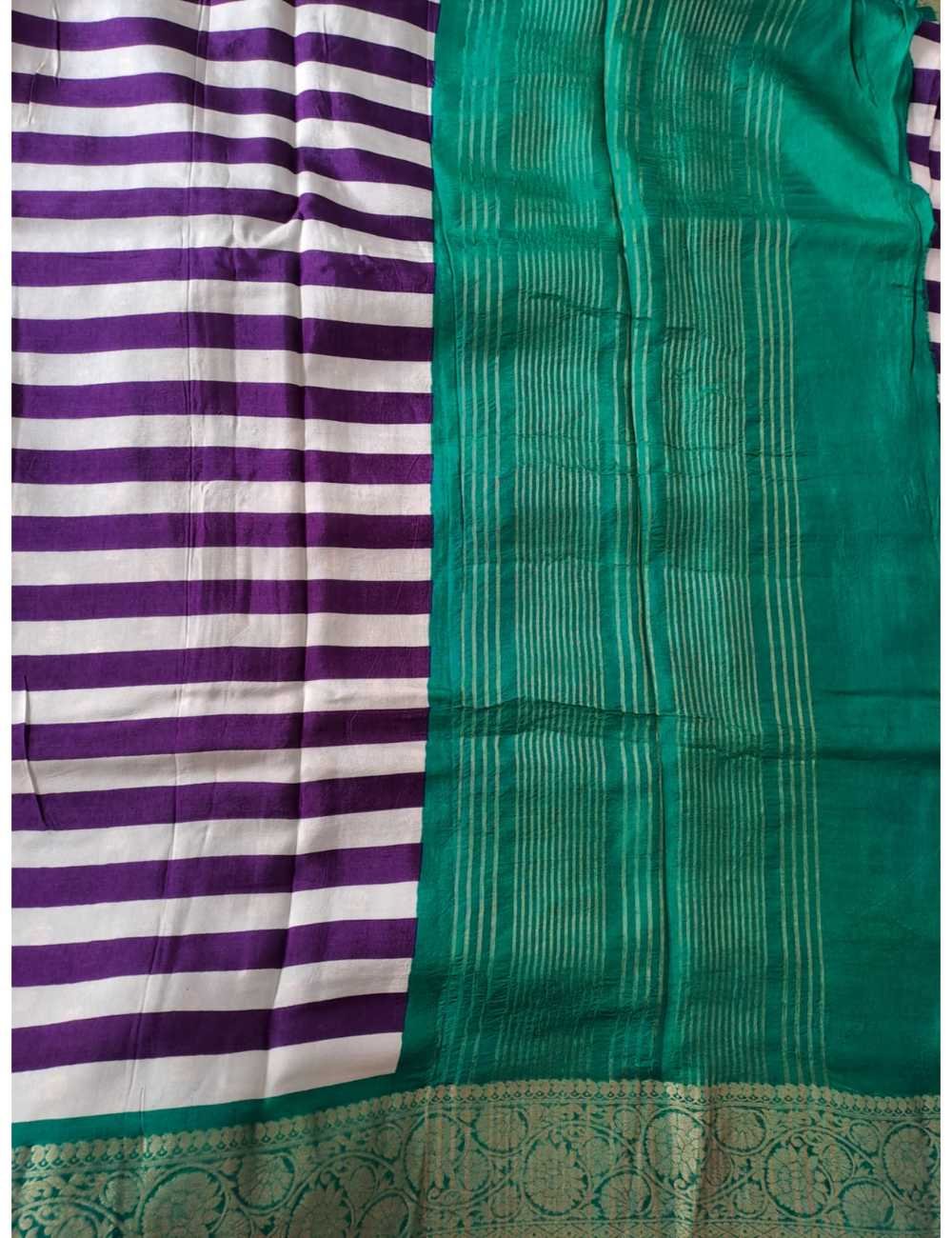 Dola Silk Saree With Green Border
