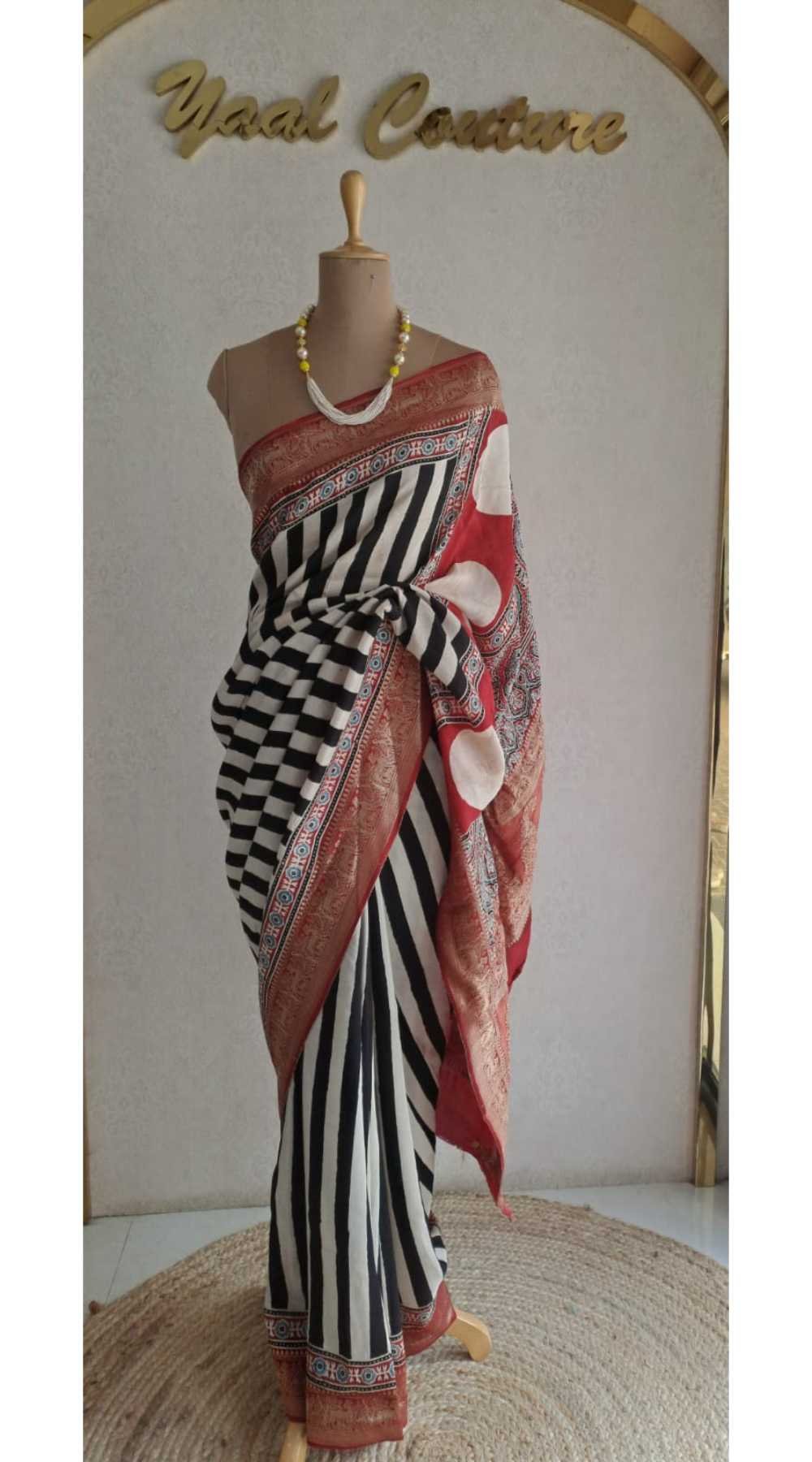 Dola Silk Saree With Red Gold Zari Border
