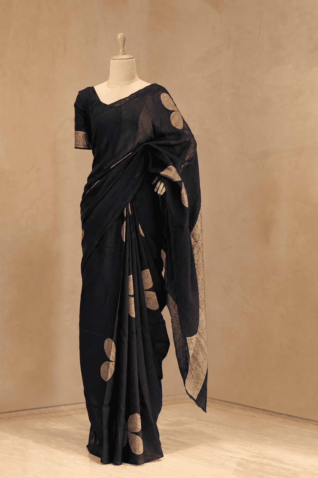 Elegant Embroidered Jute Silk Saree with Matching Border Blouse Piece