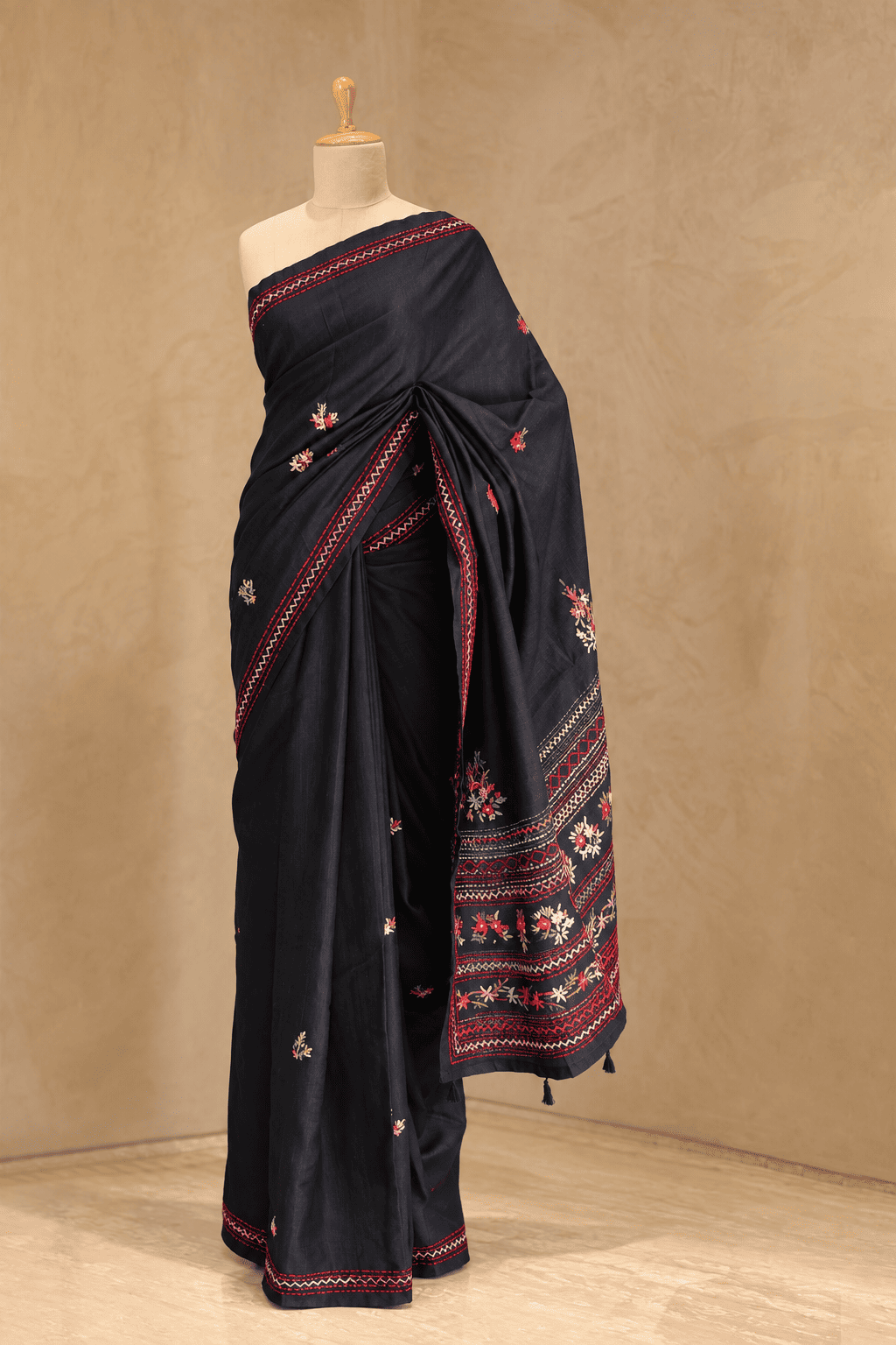 Elegant Hand-Embroidered Cotton Saree for Women