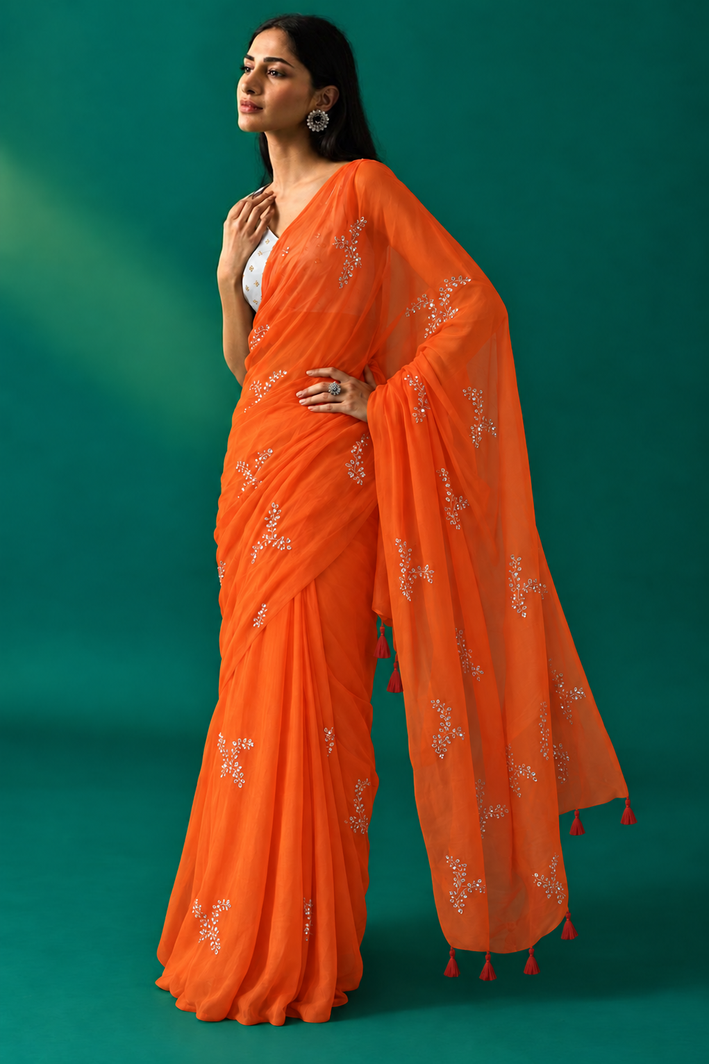 Elegant   Mul Cotton Saree with Embroidery Work & Contrast Blouse