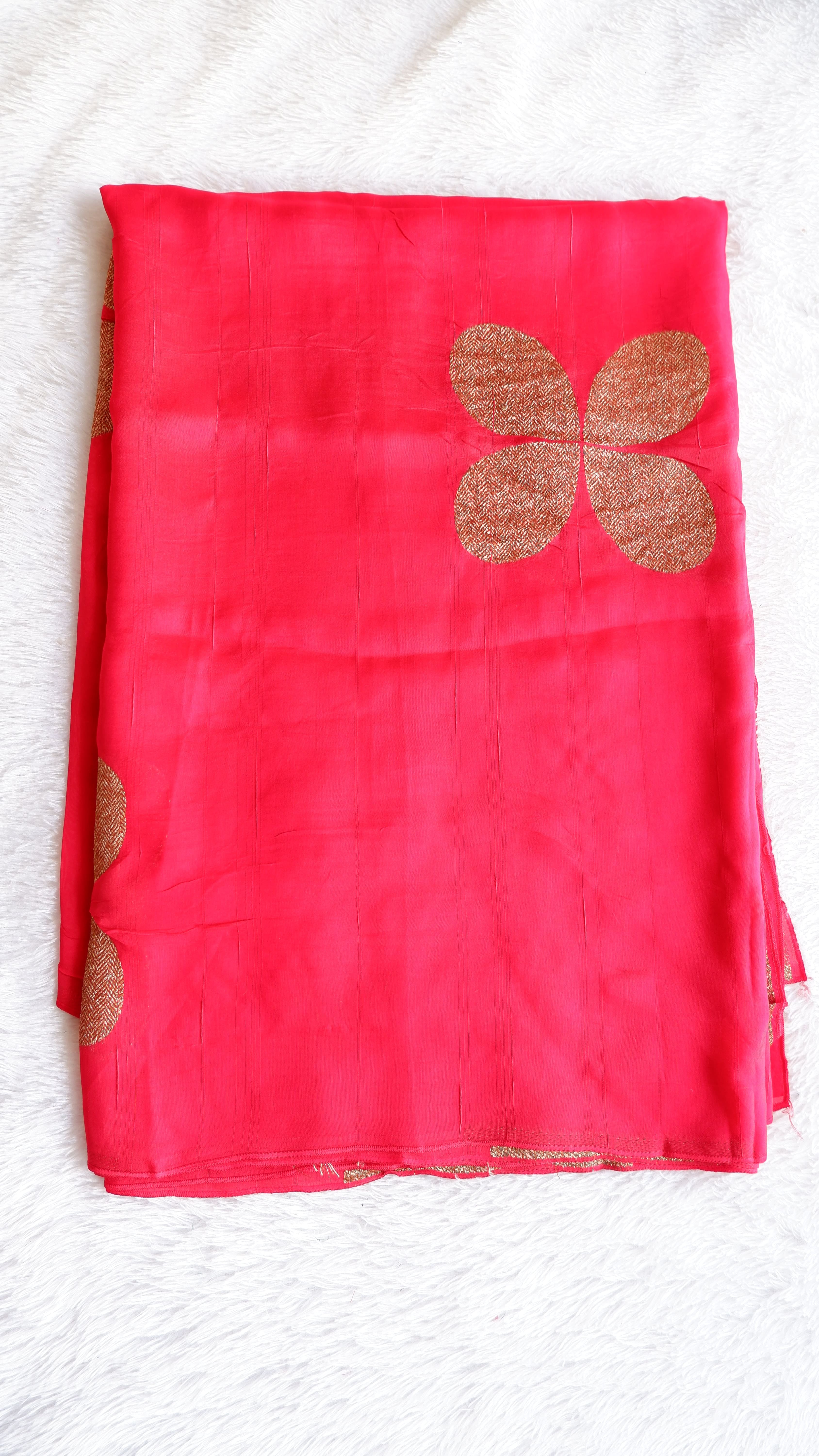 Elegant Embroidered Jute Silk Saree with Matching Border Blouse Piece